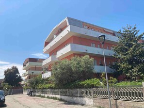 Exterior - Apartment 'Teresa Al Mare' with Balcony, Wi-Fi and Air Conditioning (Montesilvano)