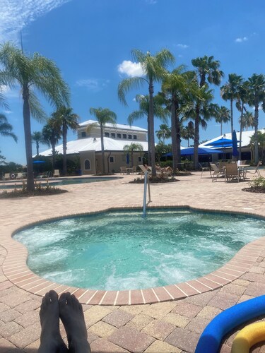 Attention SnowBirds!- Charming 3-bedroom villa with multiple pools in North Port