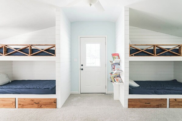 4 bedrooms, iron/ironing board, travel cot, free WiFi