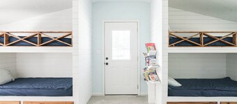 Blue Lagoon Lakehouse • Deck • Dock • Grill