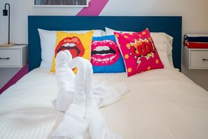 Iron/ironing board, WiFi, bed sheets