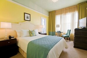 1 slaapkamer, een strijkplank/strijkijzer, gratis wifi, beddengoed