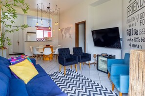 Basic Apartment | Living area