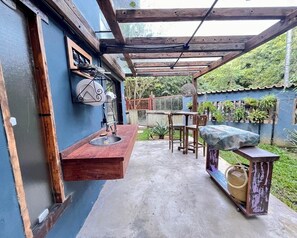 Villa Superior, 1 letto matrimoniale con divano letto, aria condizionata, vista giardino | Cucina privata
