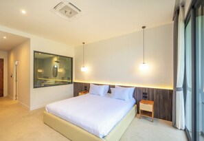 Standard Room | In-room safe, desk, iron/ironing board, free WiFi