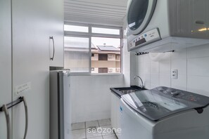 Basic Apartment | Private kitchen