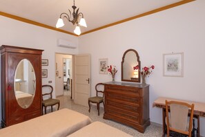 2 dormitorios, escritorio, wifi y ropa de cama