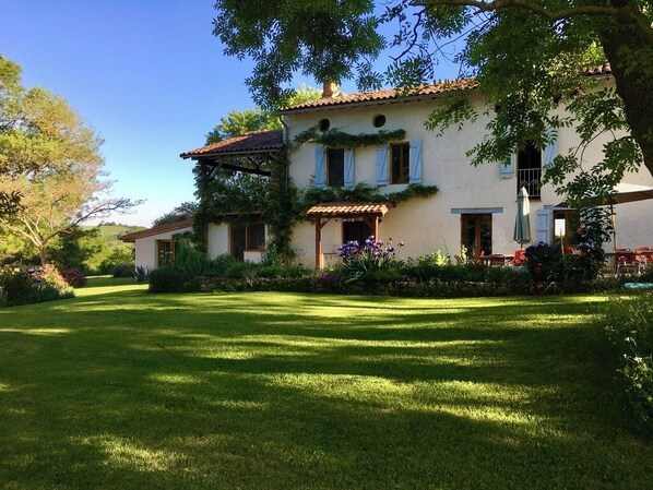 Exterior - Macara (Unzent)