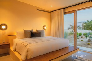 6 bedrooms, desk, iron/ironing board, travel crib