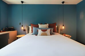 Standard Double Room, 1 Queen Bed, Garden View | Premium bedding, minibar, in-room safe, blackout drapes