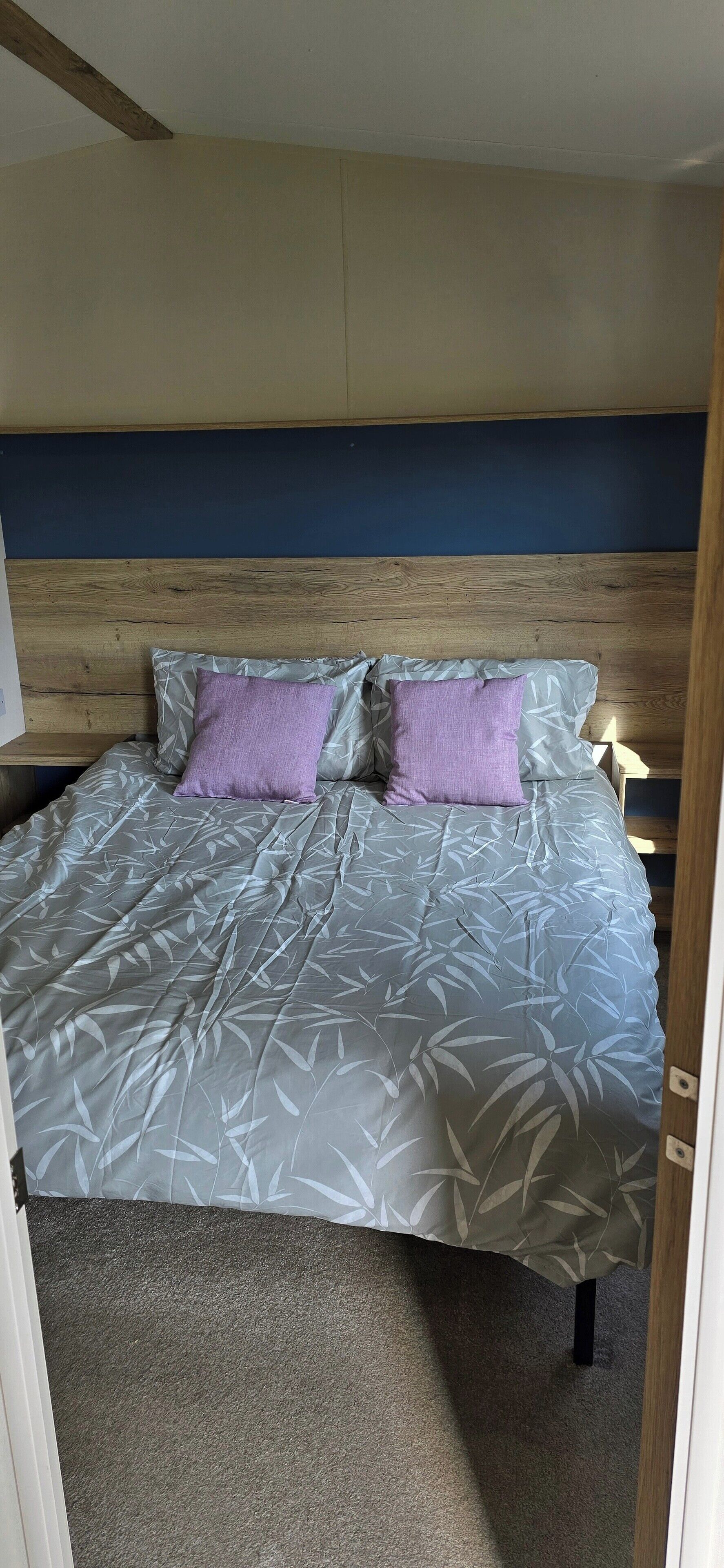 3 bedrooms, bed sheets