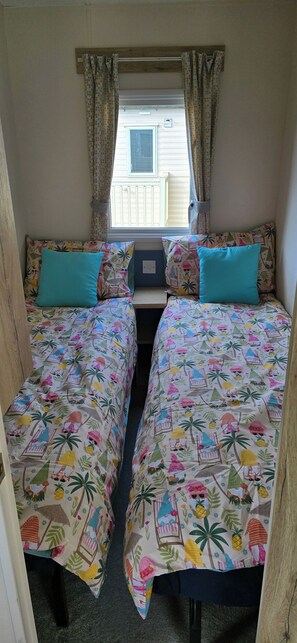 3 bedrooms, bed sheets
