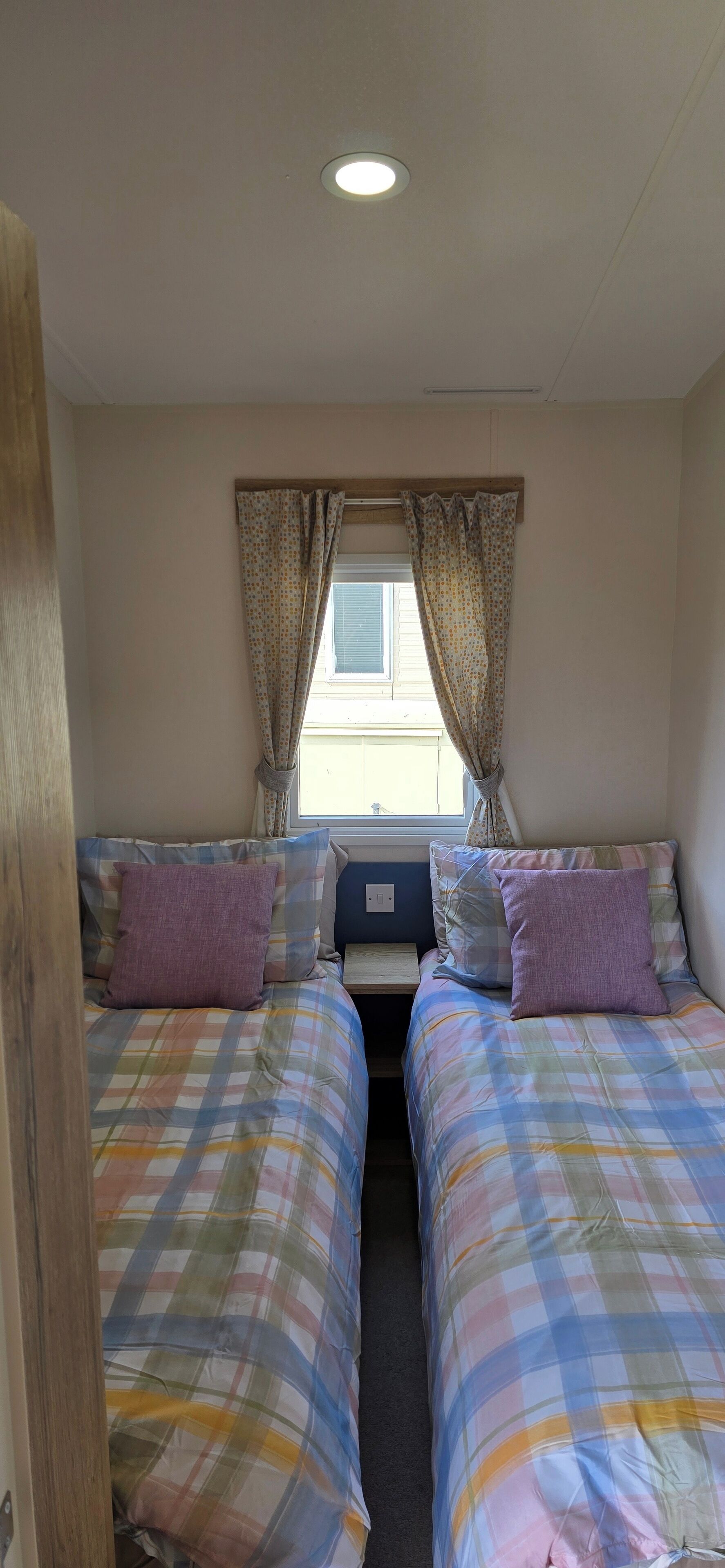 3 bedrooms, bed sheets