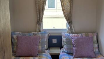 3 bedrooms, bed sheets