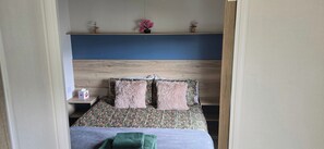 3 bedrooms, bed sheets - Lakeland Leisure Park, Sleeps up to 8 (Grange-over-Sands)