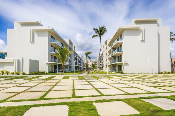 المنطقة المحيطة بالمنشأة