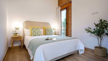 3 slaapkamers, een strijkplank/strijkijzer, wifi, beddengoed