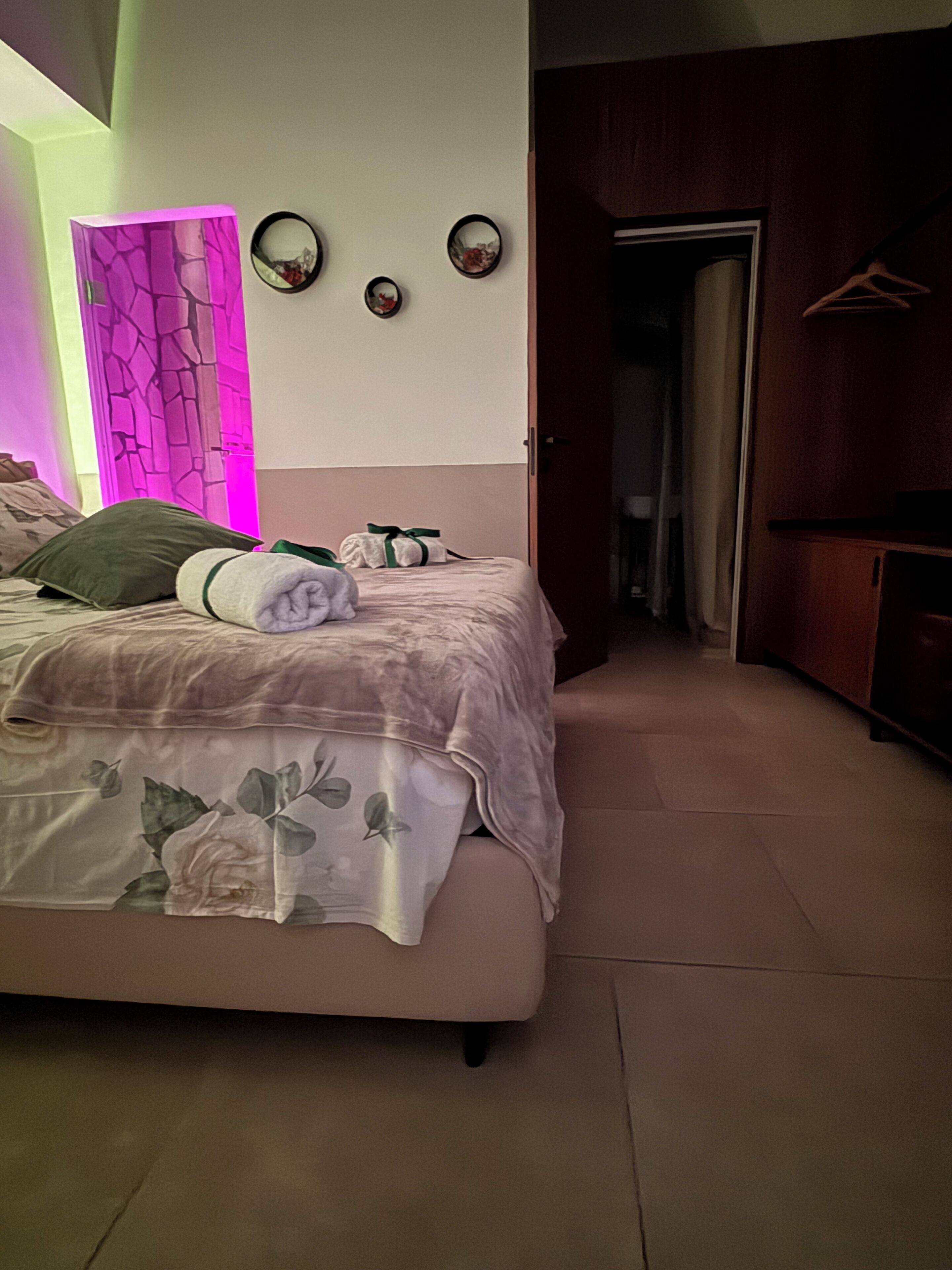 1 室のベッドルーム、WiFi、ベッドシーツ