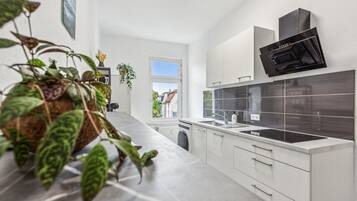 Microwave, oven, stovetop, dishwasher