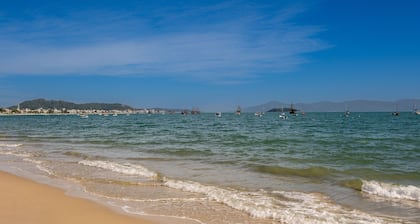Apt Beautiful Condominium Foot on the Sand Rpb038