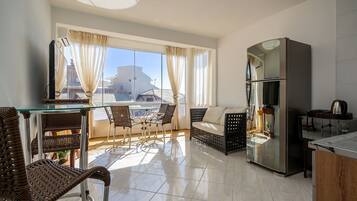 Basic Apartment | Living area