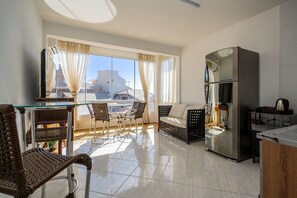 Basic Apartment | Living area