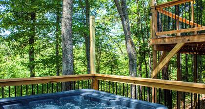 Secluded - Hot Tub - Fire Pit - Pet Friendly - Minutes to Gorge & Activities