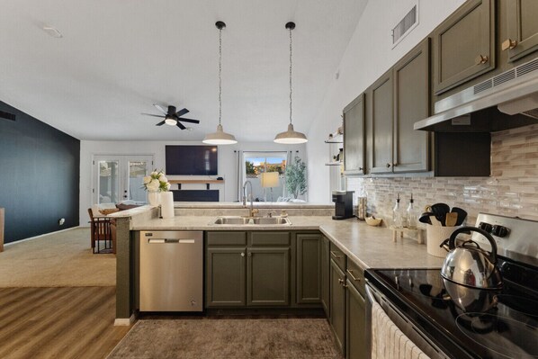 Fridge, microwave, oven, stovetop