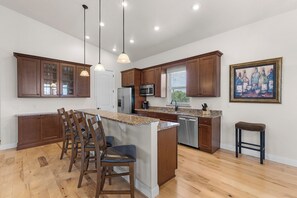 Fridge, microwave, oven, stovetop - 🏖️Gorgeous Home Steps from the Beach | Pet Friendly | Close Enough🏖️ (New Smyrna Beach)