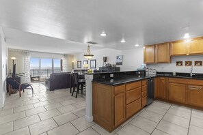 Interior - 🌊Oceanfront Condo | Amazing Amenities | Sandpiper 412🌊 (New Smyrna Beach)