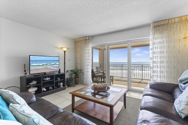 Smart TV, futbolito, mesa de ping pong, libros