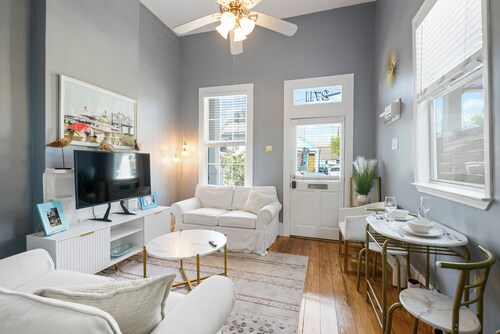 Live NOLA-4 Beds, Laundry, Screened-In Porch w/BT-SS Speakers & Pickleball Court