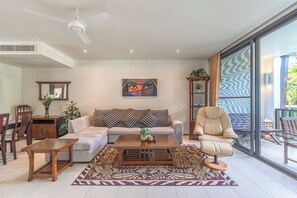 Apartment, Balcony | Ruang tamu