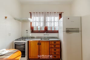 Basic Single Room | Private kitchen