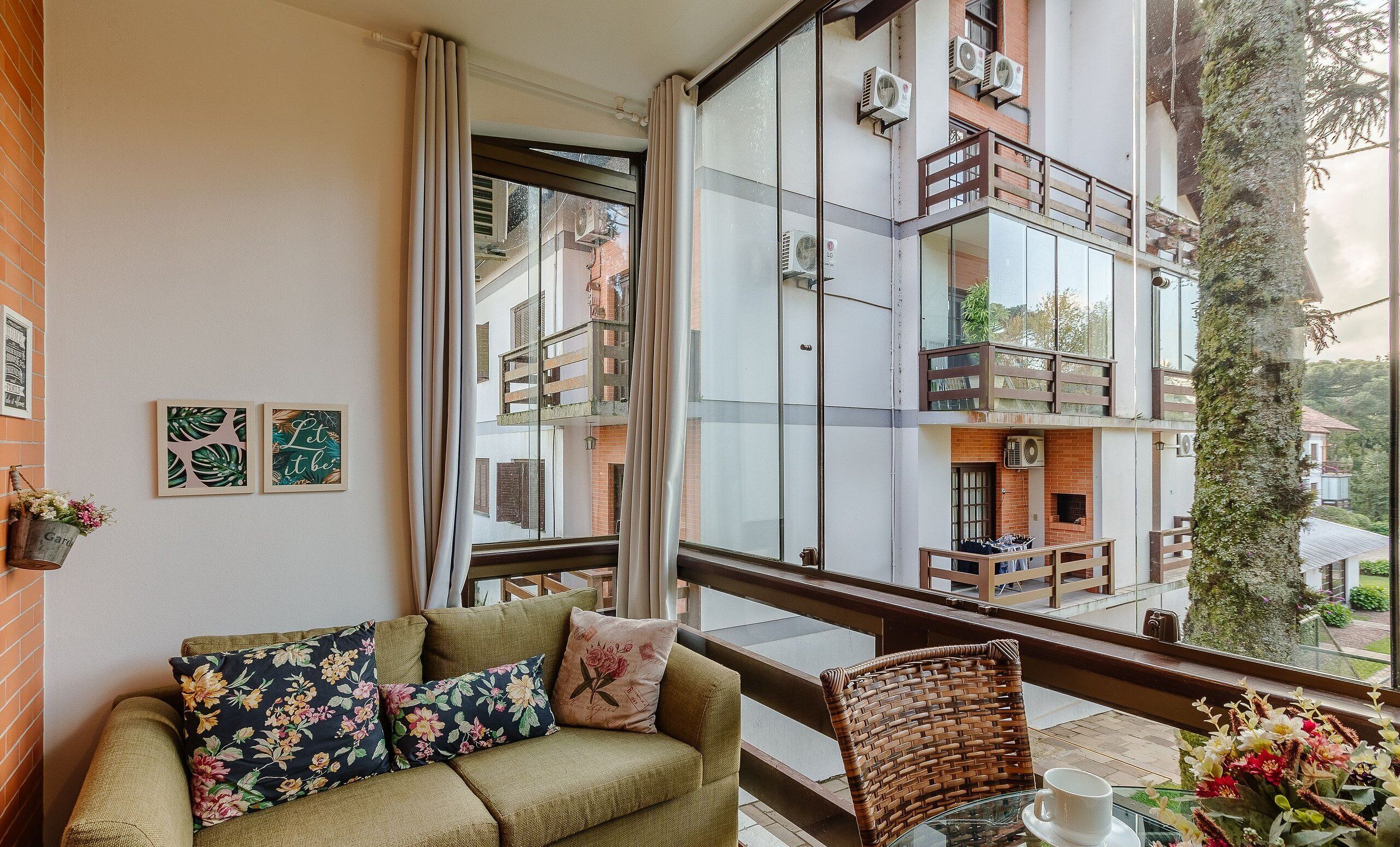 Chambre Simple | Coin séjour | Télévision