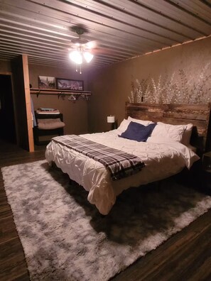 Iron/ironing board, free WiFi, bed sheets, wheelchair access