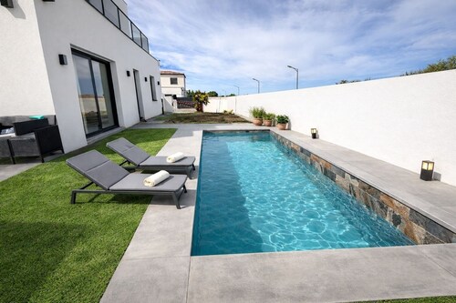 Villa Zinga-Piscine,jardin & calme absolu