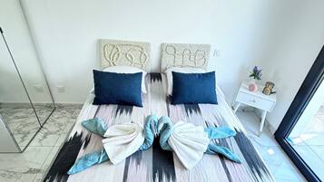 3 bedrooms, desk, iron/ironing board, travel cot