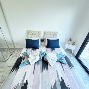 3 bedrooms, desk, iron/ironing board, travel cot