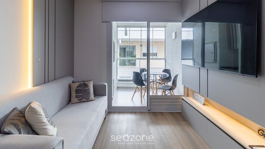 Modern apt With Pool and hot Tub! Rhl0305