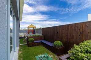 المنطقة المحيطة بالمنشأة