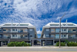 Exterior - Modern apt With Pool and hot Tub! Rhl0305 (Florianópolis)