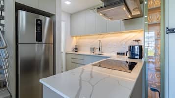 Basic Apartment | Private kitchen
