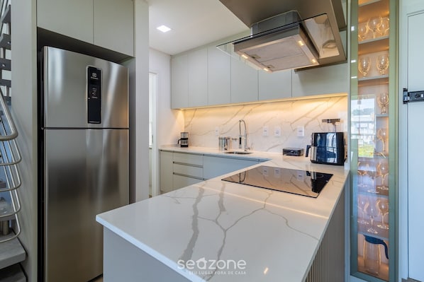 Basic Apartment | Private kitchen