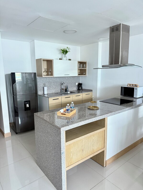 Fridge, microwave, oven, stovetop