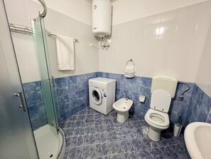 Hair dryer, bidet, towels, soap - Coastal Retreat - Beach Apartment Vlore (Vlora)
