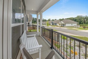 Terrace/patio - Spacious 4BR Home Near Midtown & FSU (Tallahassee)