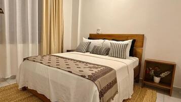 1 makuuhuone, silitysrauta/-lauta, internet, vuodevaatteet