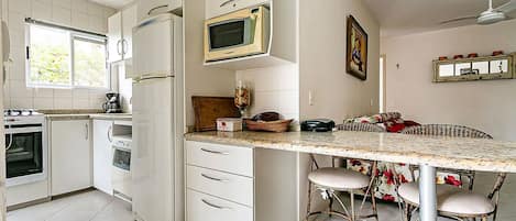 Basic Apartment | Private kitchen