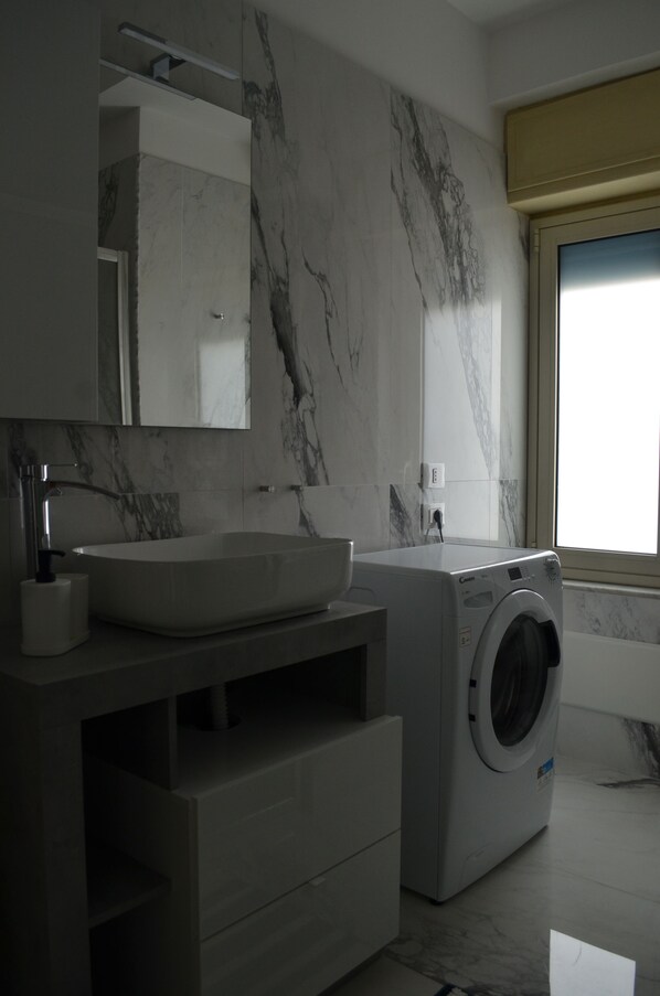 Interior - Suite Etna – The sea outside your door (Mascali)